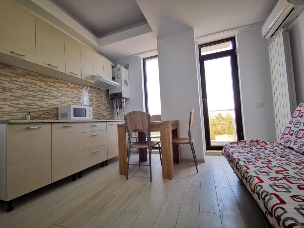 Paradis Apartments - By The Lake Mamaia Exterior foto